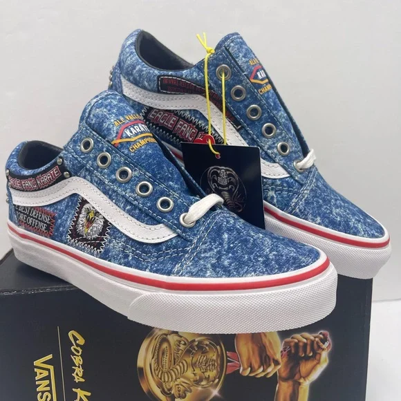 Vans Man’s Old Skool
Cobra Kai Multi/True White Sneakers
VN0A3WKT6GL - Picture 13 of 16